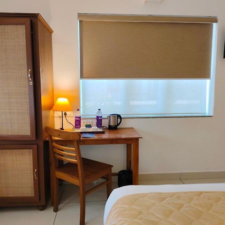 Hotel Aura By Woco Stays Puduccseri Kültér fotó