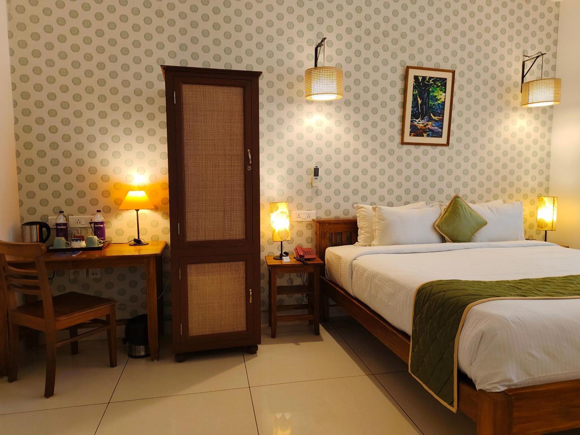 Hotel Aura By Woco Stays Puduccseri Kültér fotó